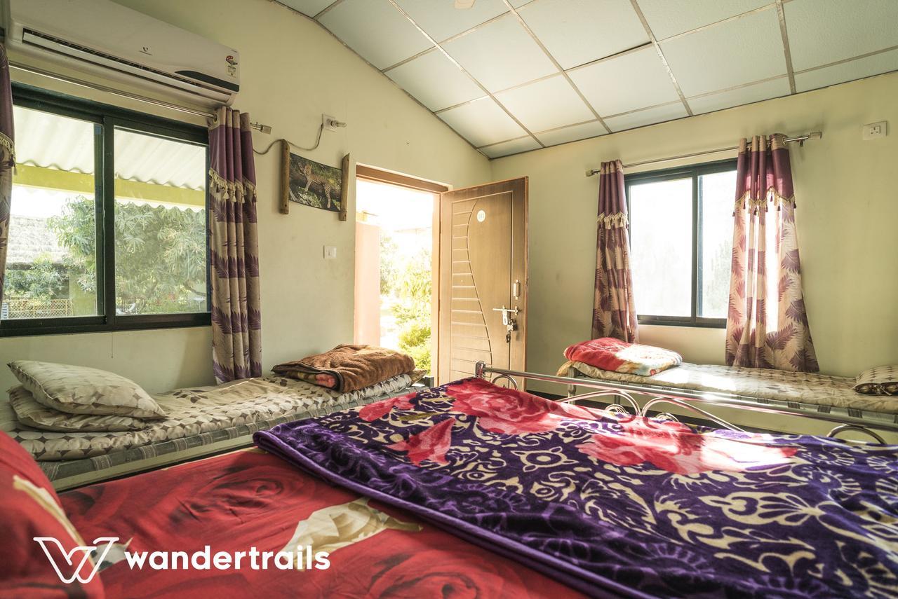 Lookout Villa - A Wandertrails Stay ササン・ギル エクステリア 写真